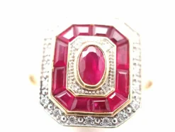 Bague en or jaune 750 rubis et diamants