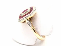 Bague en or jaune 750 rubis et diamants