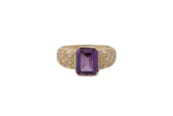 Bague en or jaune avec améthyste et pierres blanches