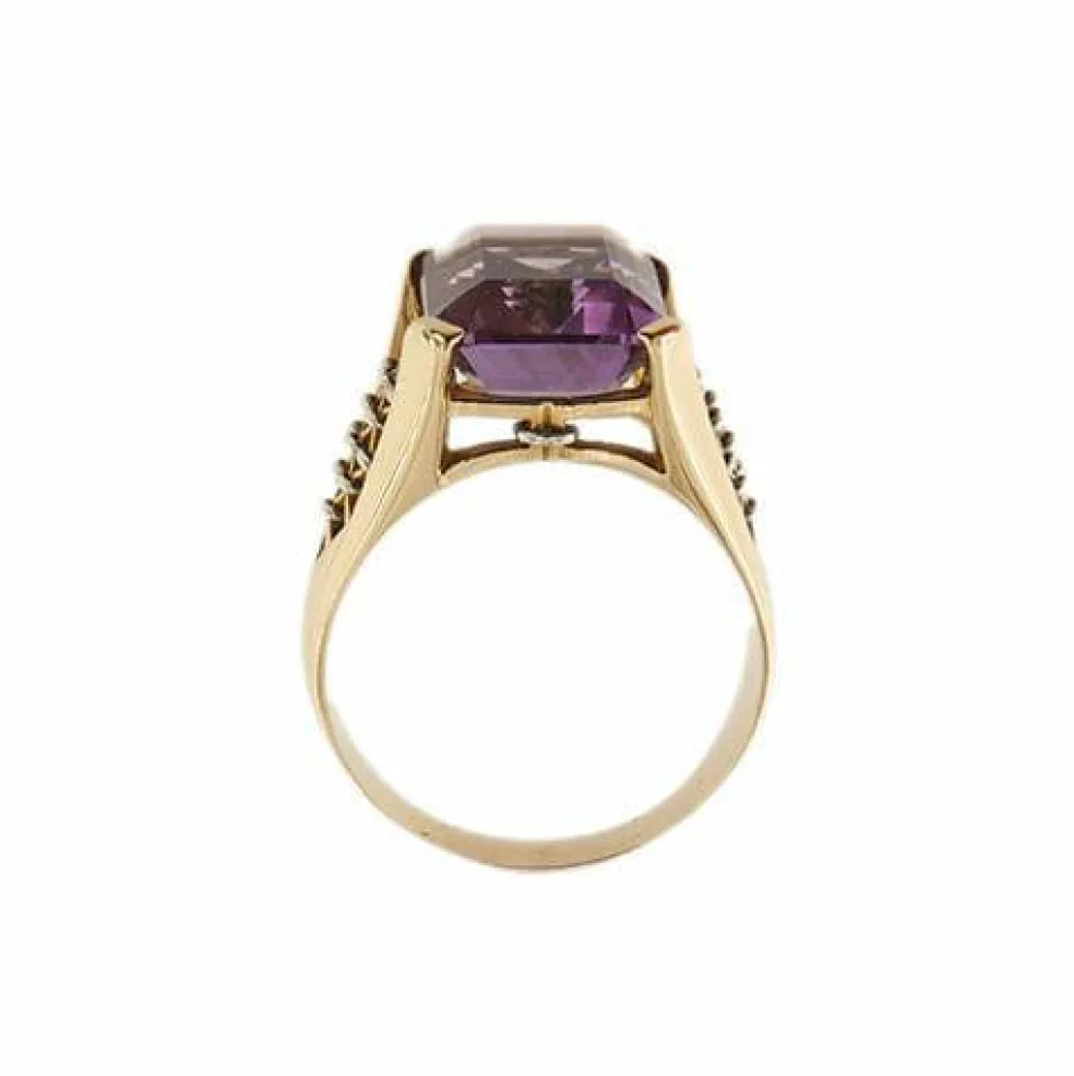 Bague en or jaune avec améthyste