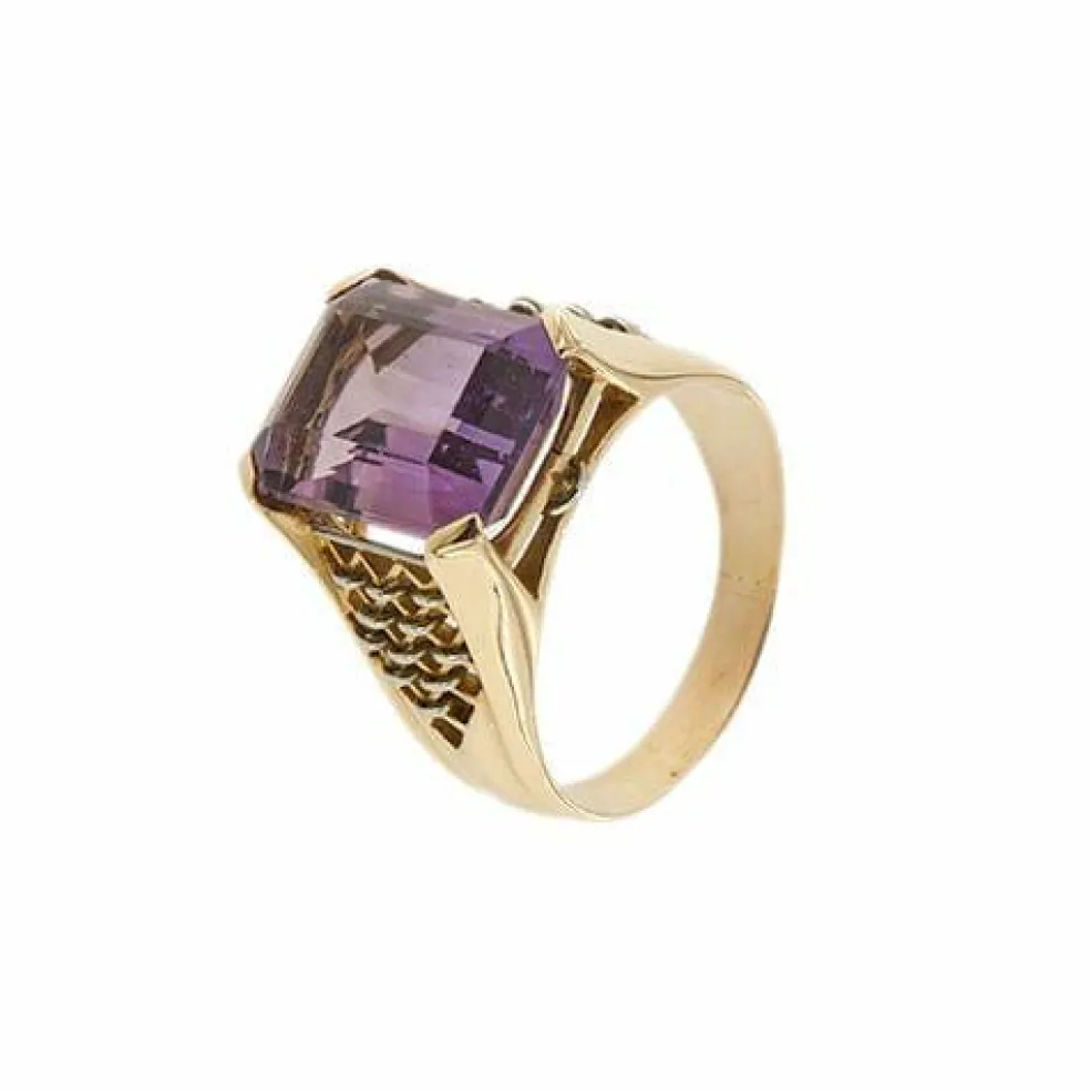Bague en or jaune avec améthyste