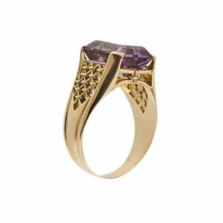 Bague en or jaune avec améthyste
