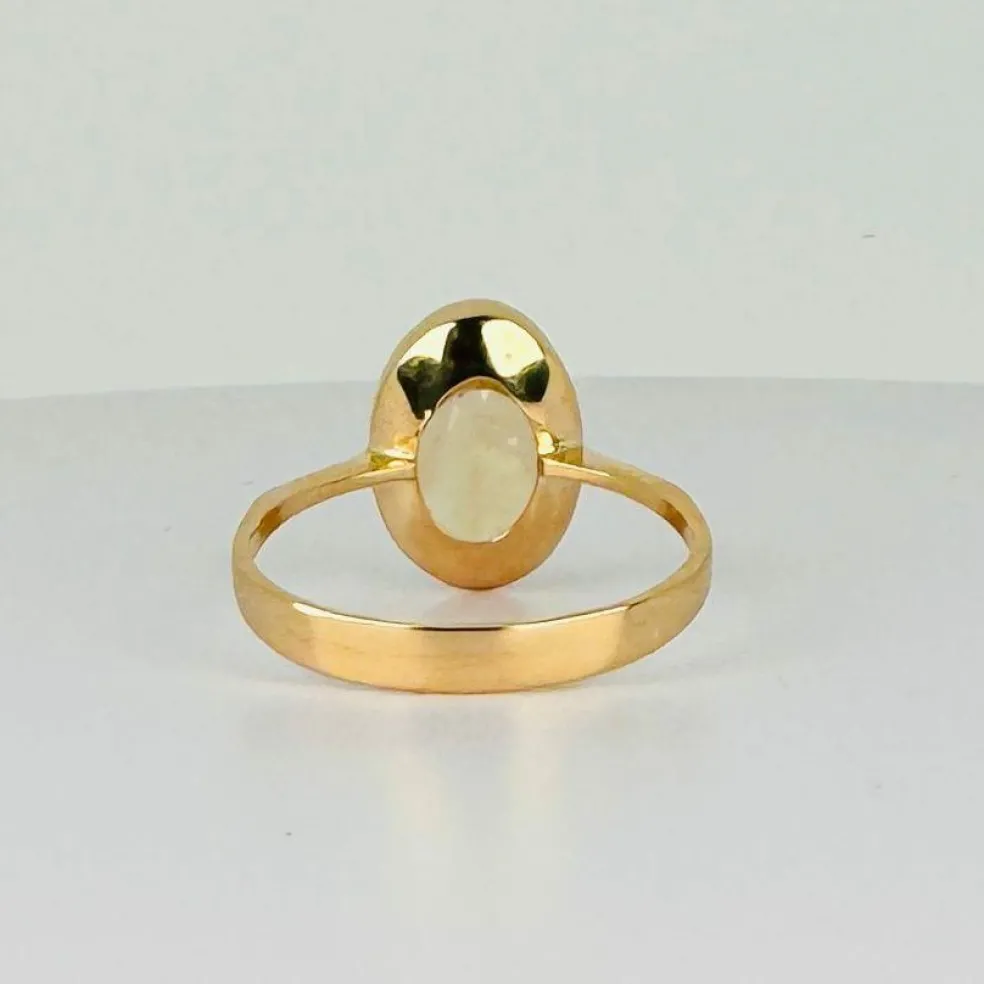 Bague en or jaune avec citrine ovale