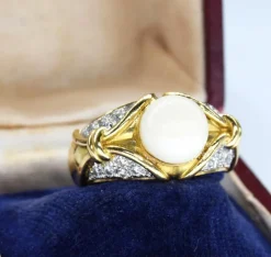 Bague en or jaune avec corail
