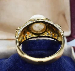 Bague en or jaune avec corail