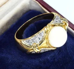 Bague en or jaune avec corail