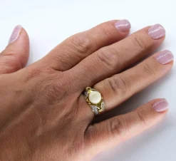 Bague en or jaune avec corail
