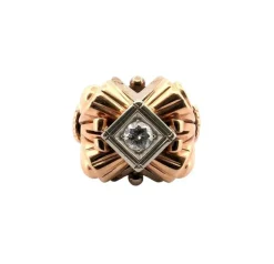Bague en or jaune avec diamant central