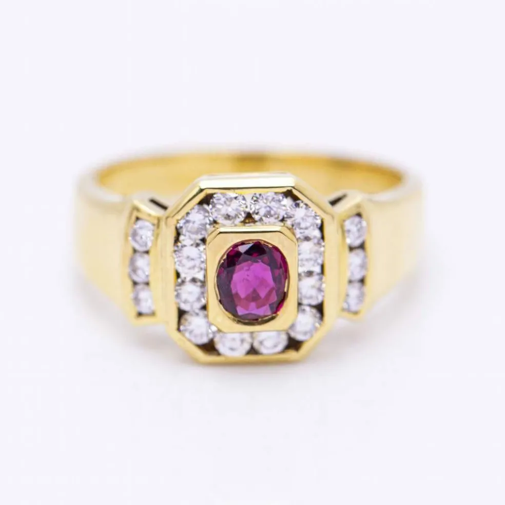 Bague en or jaune avec diamants et rubis