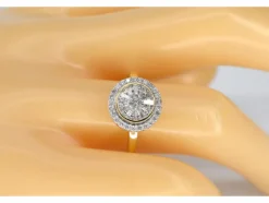 Bague en or jaune avec diamant