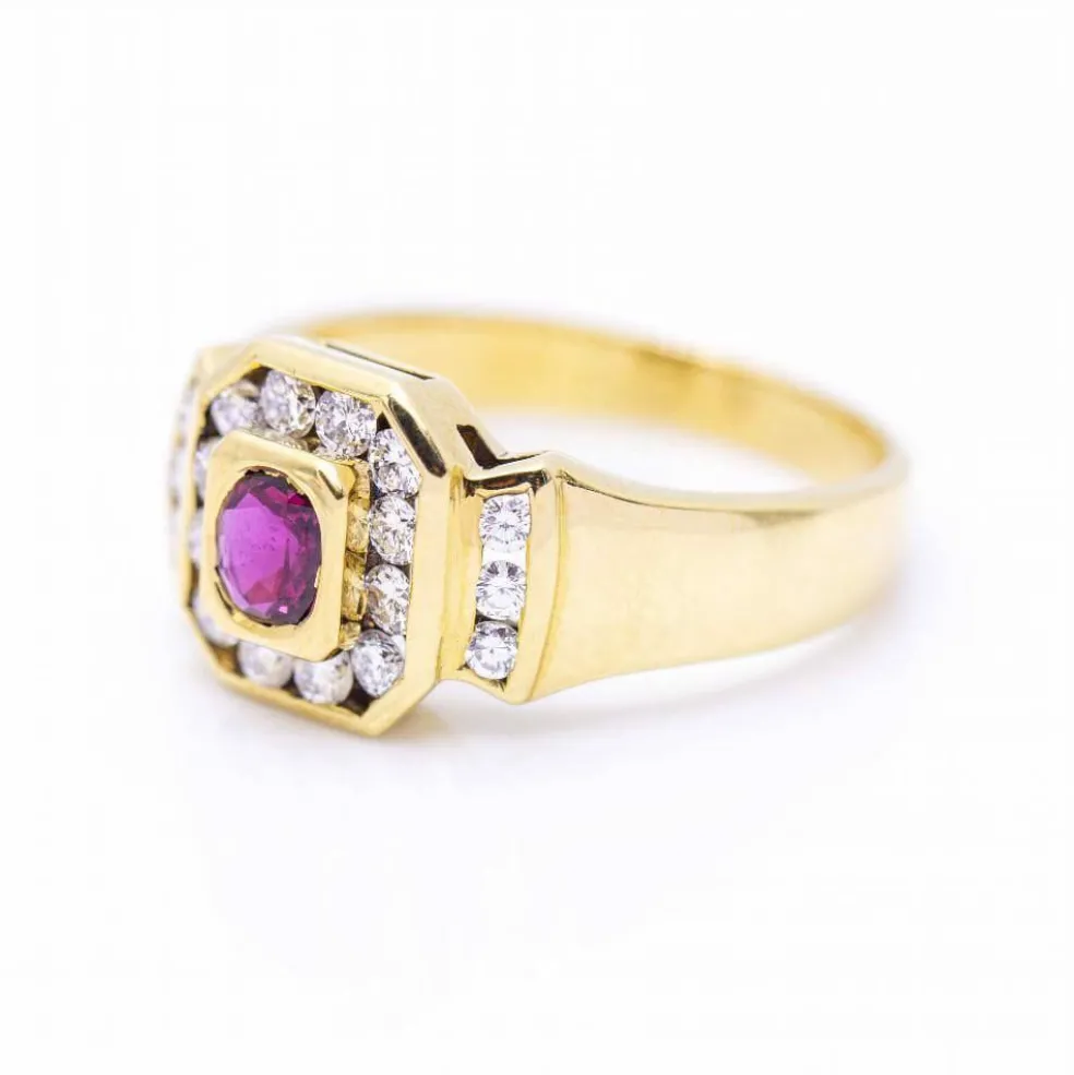 Bague en or jaune avec diamants et rubis