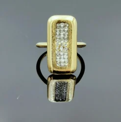 Bague en or jaune avec diamants en inclusion