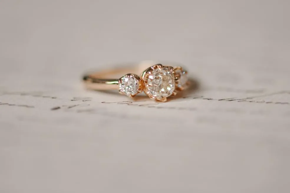 Bague en or jaune avec diamants Old Mine