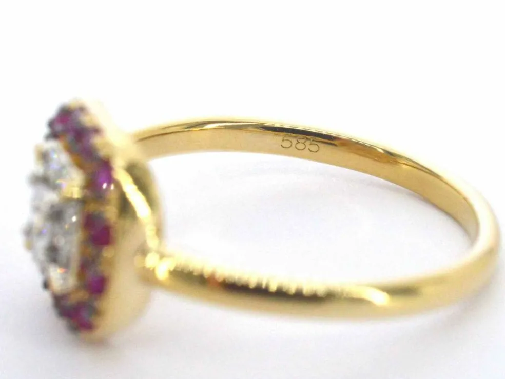 Bague en or jaune avec diamants et rubis