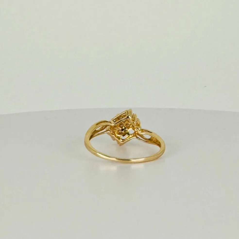 Bague en or jaune avec diamants