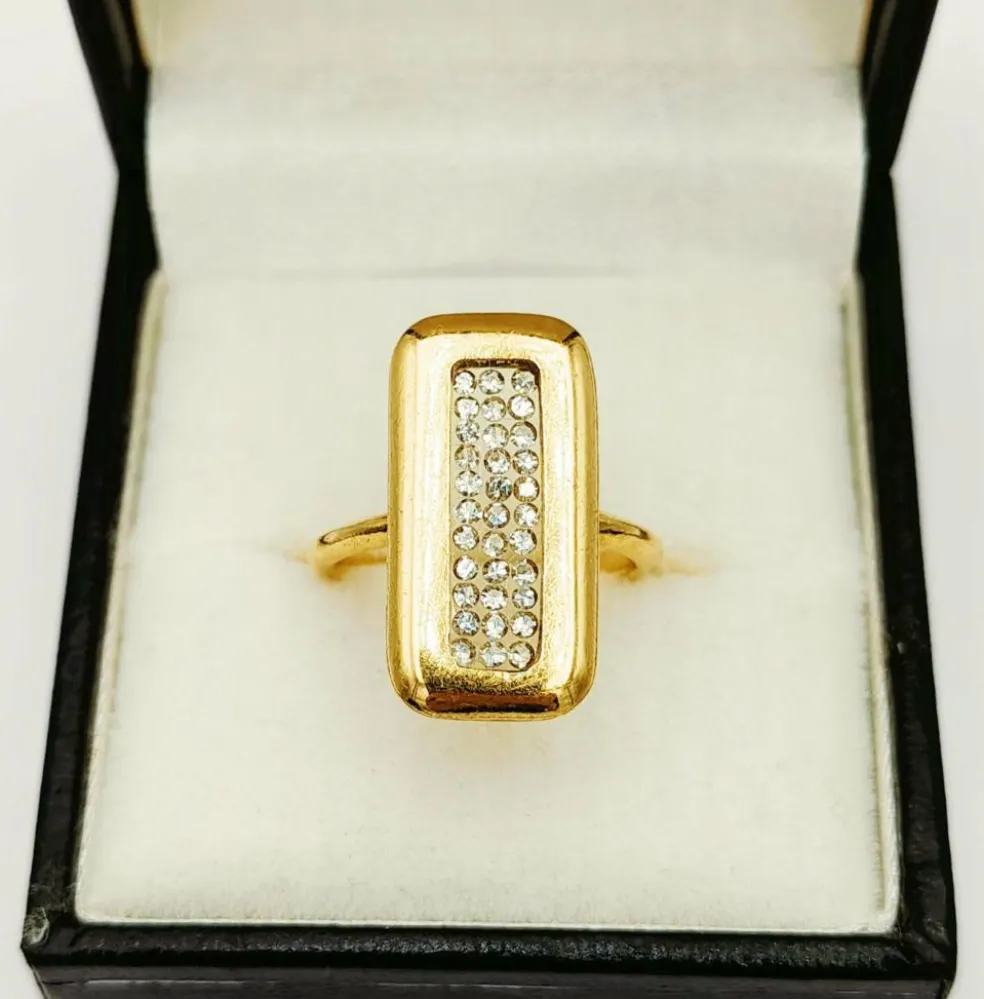 Bague en or jaune avec diamants en inclusion