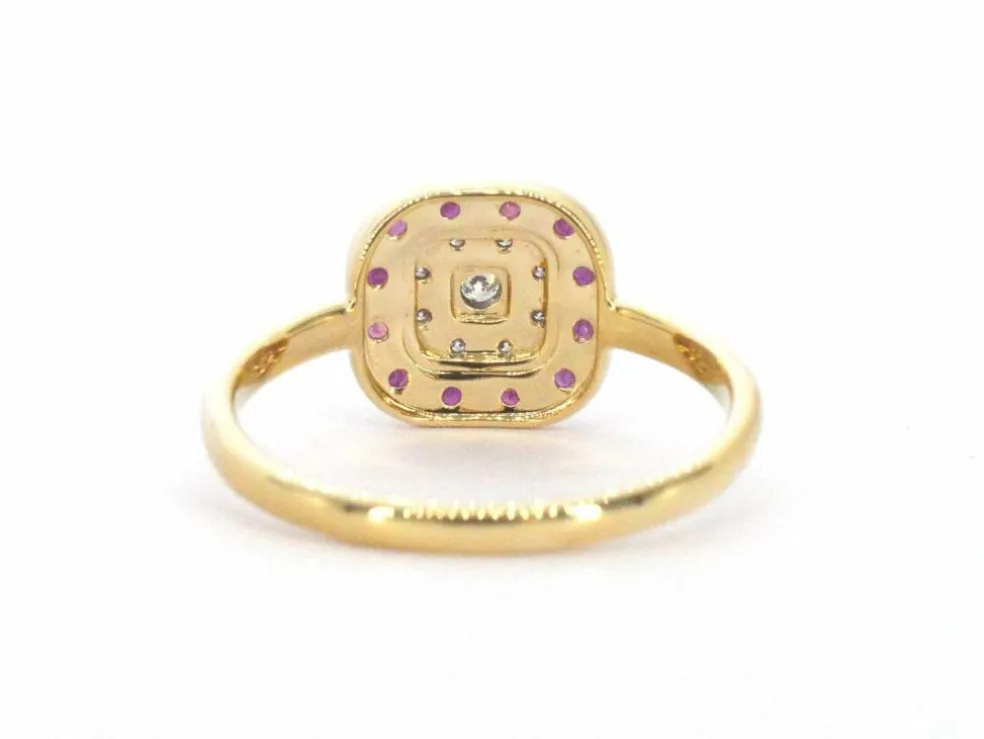 Bague en or jaune avec diamants et rubis