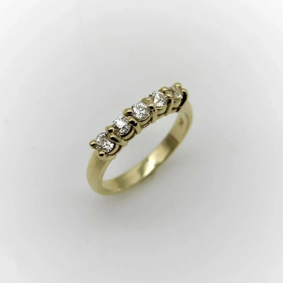 Bague en or jaune avec diamant taille européenne ancienne