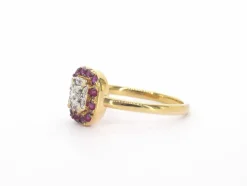 Bague en or jaune avec diamants et rubis