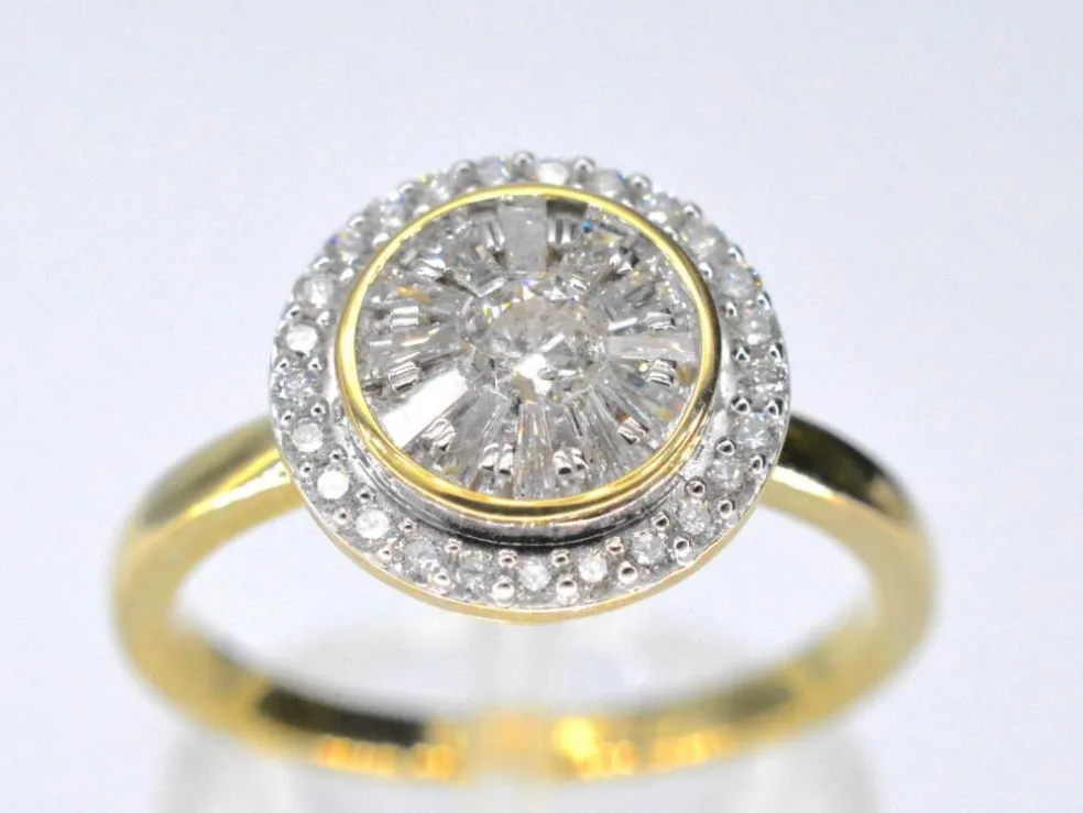 Bague en or jaune avec diamant