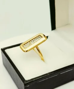 Bague en or jaune avec diamants en inclusion