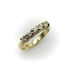 Bague en or jaune avec diamant taille européenne ancienne