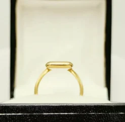 Bague en or jaune avec diamants en inclusion
