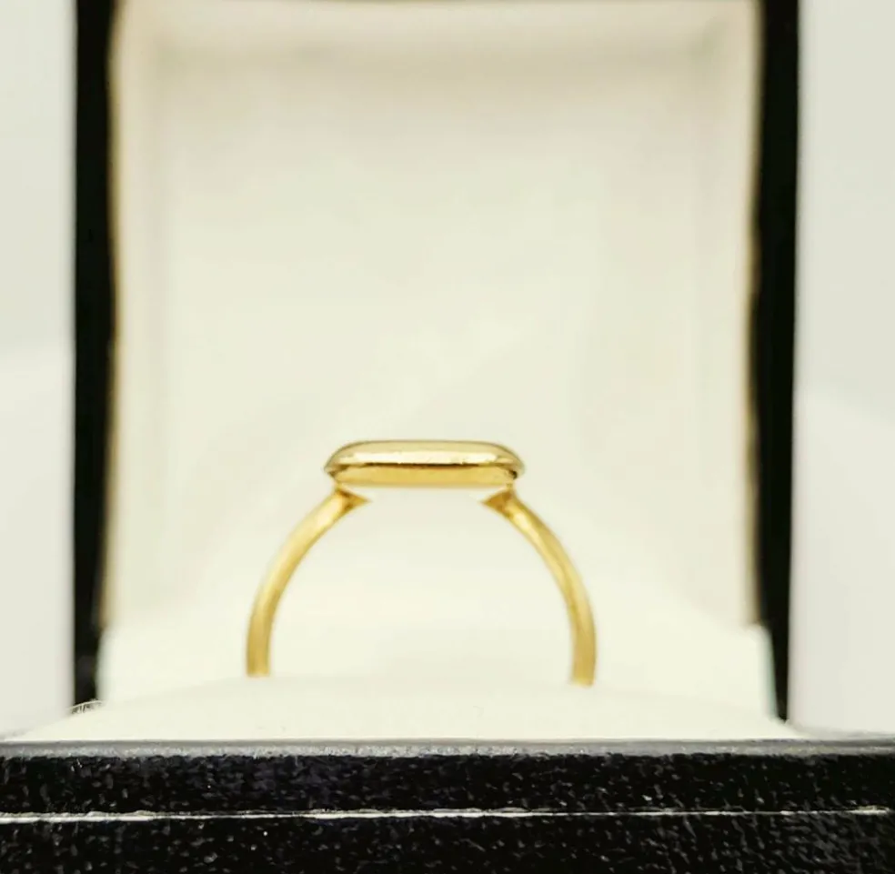 Bague en or jaune avec diamants en inclusion