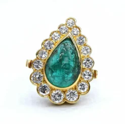 Bague en or jaune avec émeraude