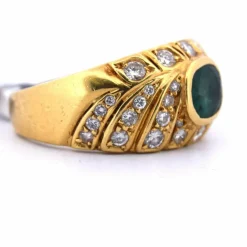 Bague en or jaune avec émeraude