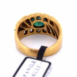 Bague en or jaune avec émeraude