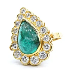 Bague en or jaune avec émeraude