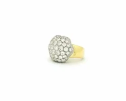 BAGUE EN OR JAUNE AVEC PAVE' DE DIAMANTS