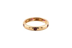 Bague en or jaune avec rubis