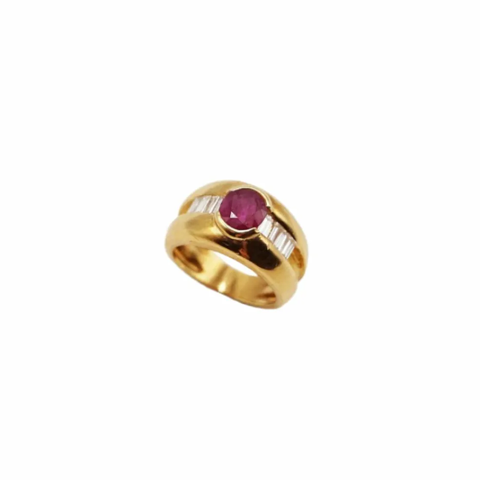 Bague en or jaune avec rubis et diamants