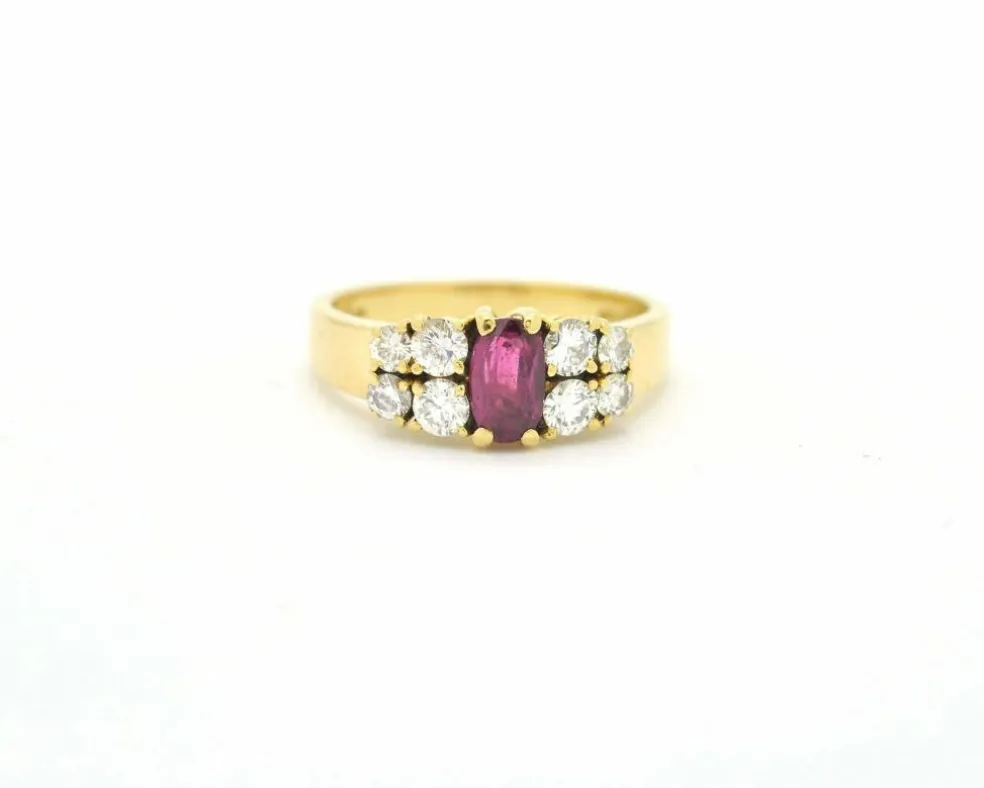 Bague en or jaune avec rubis et diamants
