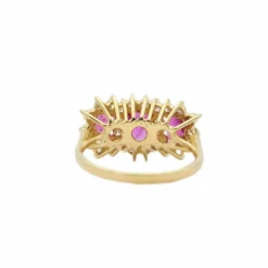 Bague en or jaune avec rubis et diamants