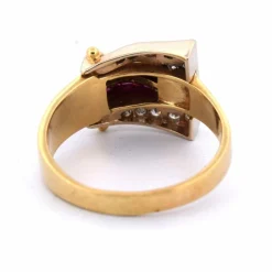Bague en or jaune avec rubis et diamants des années 40
