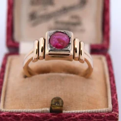 BAGUE EN OR JAUNE avec rubis