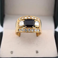 Bague en or jaune avec saphir et diamant