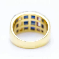 Bague en or jaune avec saphirs baguettes