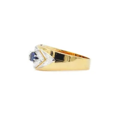 Bague en or jaune avec saphirs et diamants