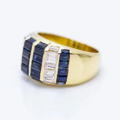 Bague en or jaune avec saphirs baguettes