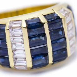 Bague en or jaune avec saphirs baguettes