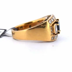 Bague en or jaune avec saphir et diamant