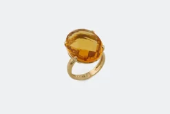 Bague en or jaune avec topaze
