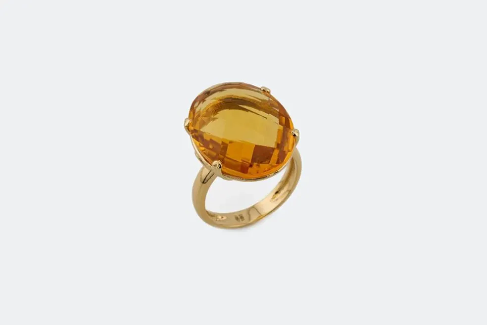Bague en or jaune avec topaze