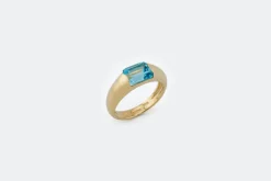 Bague en or jaune avec topaze