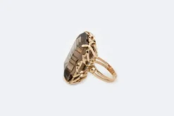 Bague en or jaune avec topaze fumée