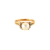 Bague en or jaune, diamants & perle